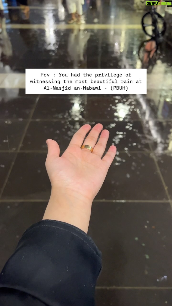 Ayesha Ijaz - 1.7K Likes - 12 Rabi ul Awal Mubarik sabko - Alhamdulillah Alhamdulillah - I prayed with all my heart to witness rain in Madinah, and my prayer was granted. 🥹😍