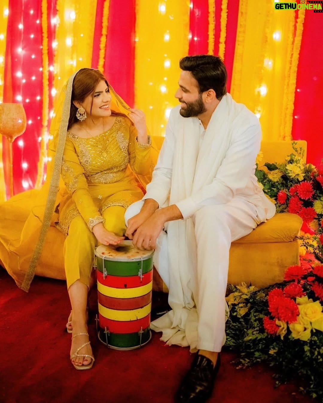 Ayesha Ijaz - 3.9K Likes - Pictures that never made it to the feed - the first & last one are my favorites! 🤪 

#hamzakiayesha 
[ Wedding pictures , Red , whites , nikkah , barat , mehndi ]