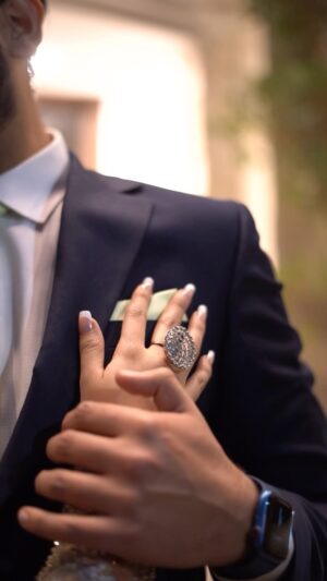 Ayesha Ijaz Instagram - This is your reminder to pray for what is best for you, and not what you think is best! 🤍
#sabarshukar #peace #couple #husbandandwife #happilyeverafter #myforever #yakeen #reelsinstagram #Alhamdulillah #righttime #couples #hamzakiayesha #