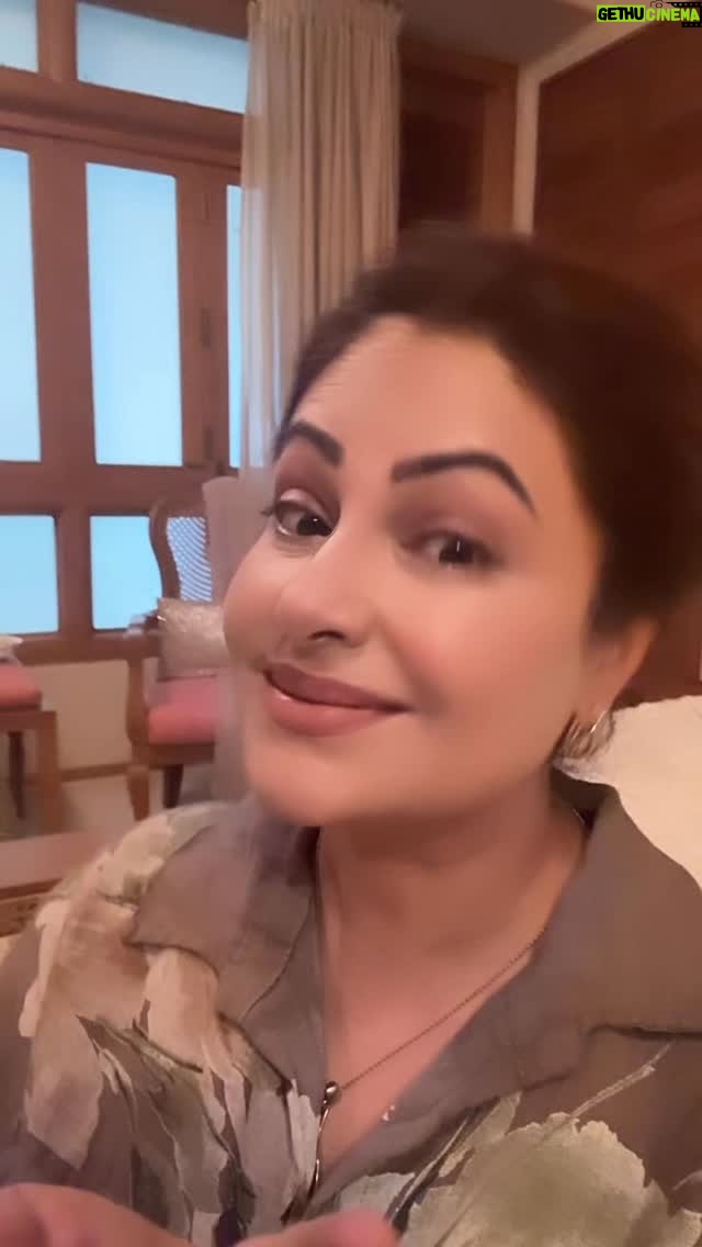 Ayesha Jhulka - 9.4K Likes - That performance had more drama than my Wi-Fi signal when it drops at 1% 😜🤓🤣

#overacting #instagood #reels #funny #comedy #laugh #fun #happy #me