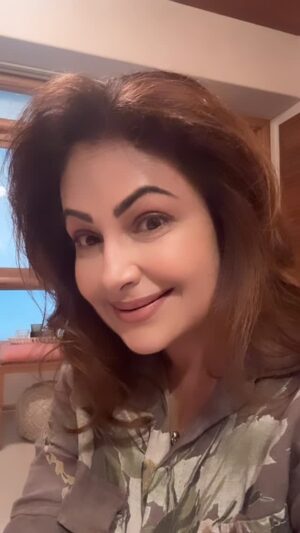 Ayesha Jhulka Instagram - “Ugh, you again? Can you not outshine everyone for one day?” 🙈🤪🤓

#instagood #comedy #instagram #funny