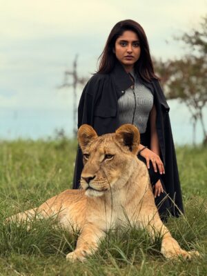 Ayesha Zeenath Instagram - Queen  of the Jungle 👑 

:
:
:

#happy #africa #jungle #travelgram #aysha #love #life