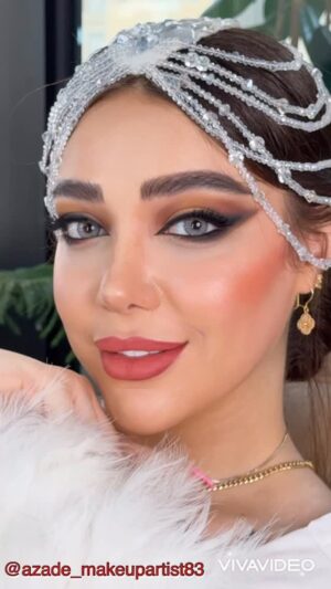Azadeh Porbaha Instagram - این میکاپ عربی رو بیشتر برای عروس می‌پسندین یا برای مهمونی شبانه؟
Do you prefer this Arabic makeup look for a bride or a glamorous night out?
——————————————-
Makeup artist : @azade_makeupartist83 
Hairstyles: @mobinafathii__mua 

#ArabicMakeup #GlamMakeup #ArabianBeauty #LuxuryMakeup #MakeupInspo #MakeupTransformation #ArabianGlam #BoldMakeup #MakeupArtist #MakeupLover #MakeupGoals
————-
#میکاپ_عربی #عروس