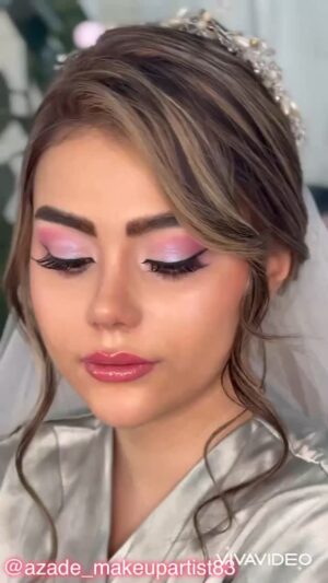 Azadeh Porbaha Instagram - میکاپ اروپایی = طبیعی یا شیک؟ منتظر جوابما خوشگلا !؟؟؟
‏European makeup = Natural or Chic?
——————
‏@azade_makeupartist83 
——————
‏#freelancemakeupartist #mua #glowup2025 
#میکاپ_عروس #میکاپ_آموزشی 
#تجمیل #میکب 
‏#bridemakeupartist