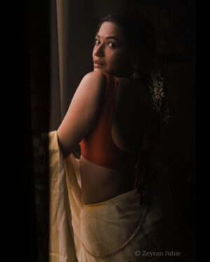 Azmeri Haque Badhon Instagram - 'Saree & Other Senses' 

Remember this series? Yes, we are back! ✨
And with who better than @badhon__hq to re-ignite this? That too on her BIRTHDAY!!! 🪔
 
Concept, shoot & direction by Zeyran Juhie
Assisted by the OG @createwith_scorpiolady
Hair and make up by M.K. Hussen
Art & Set by @createwith_scorpiolady
Jewelry partner @gluedtogether.handcrafted.art

DM TO BOOK FOR YOUR PERSONAL PHOTOSHOOT.

© Zeyran Juhie 2025