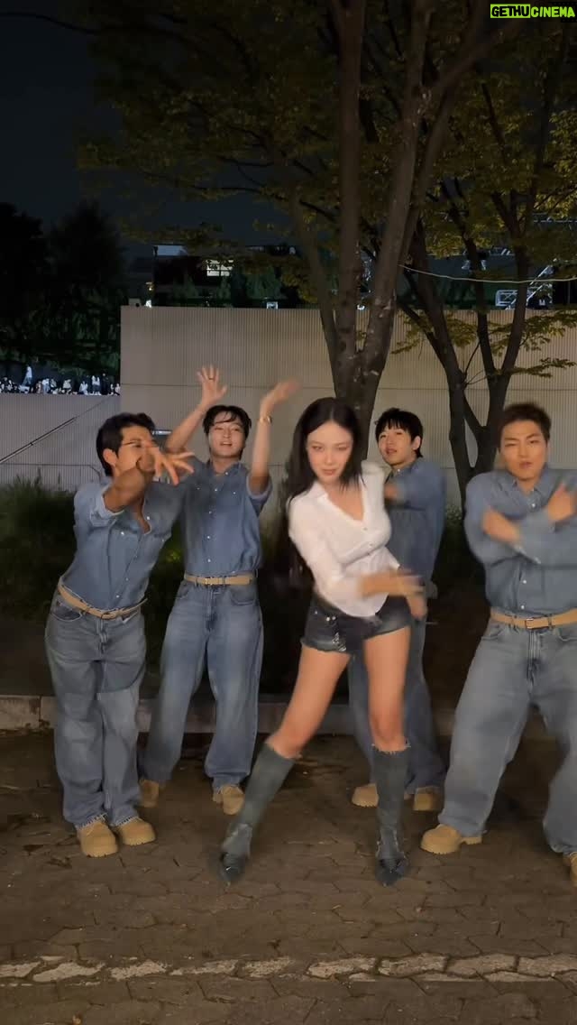 BIBI - 548.5K Likes - 급조한 밀크셰이크