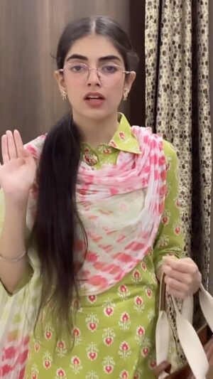 Bani Kaur Instagram - Engine 💪🏻😎
@amoremotionpicture
@guritoorofficial
@lavichaudhary.26
@ggurimusicofficial
@babbu_brar_official
@cruise.network