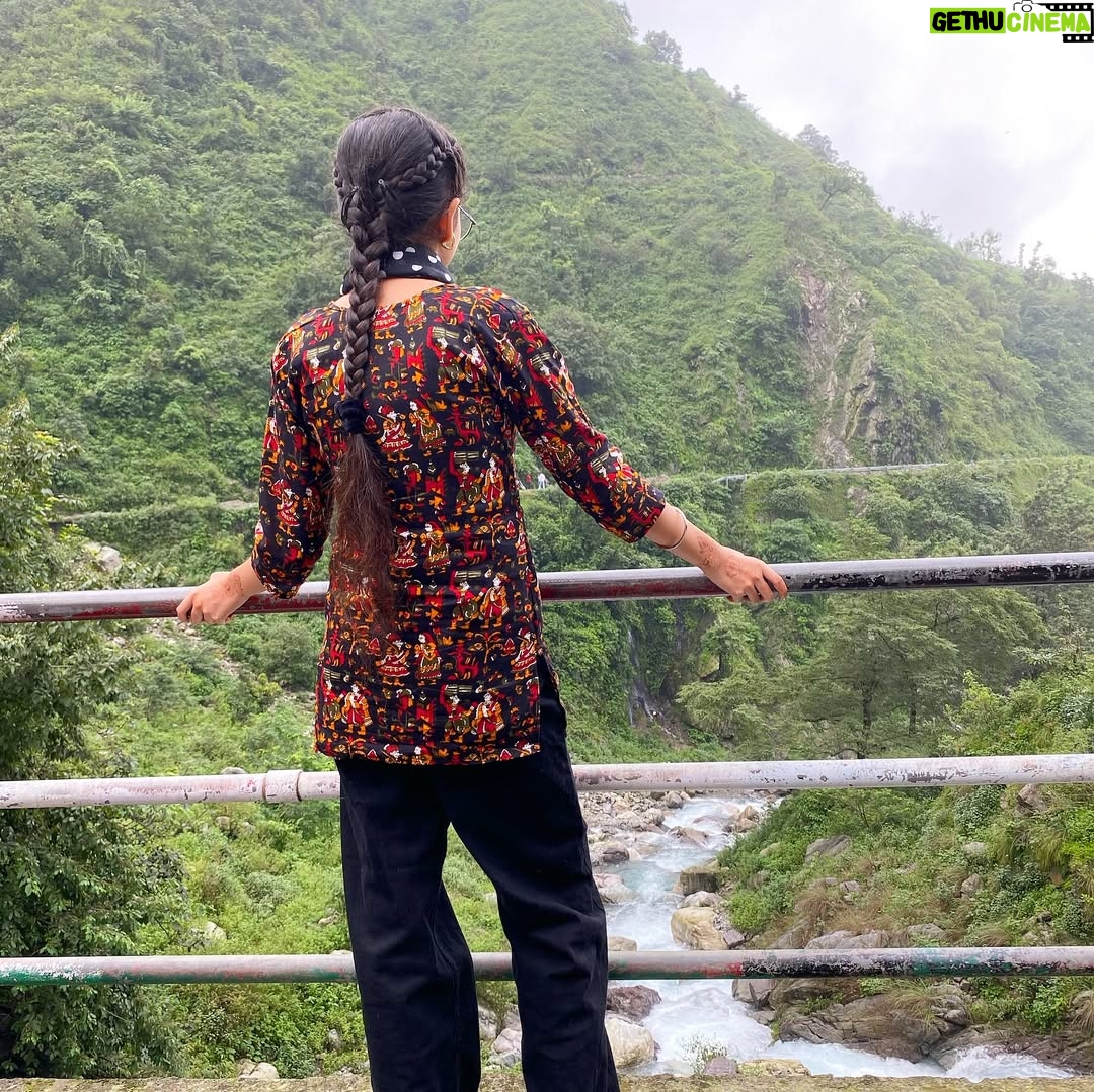 Bani Kaur - 1.9K Likes - NATURE IS THE PUREST PORTAL TO INNER PEACE😌🍃🌺🏔️✨#trending #dehradun #farmhouselife #banivlogz #naturephotography