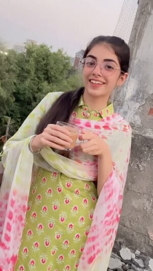 Bani Kaur Instagram - Chaa Te Gallan @isimarnick X @adabmusic3
@gurie29
@31n.records
@bling_krishna
#latestpunjabisongs #Music #Love #romance#instagood #reels #explore #instagram #punjabisongs #foryou
#1millon #trending
