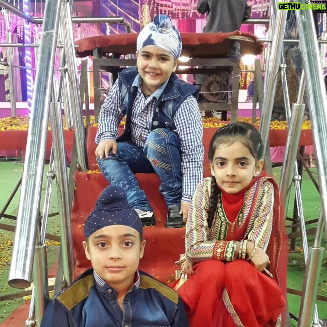 Bani Kaur - 3.2K Likes - Happiest 17th birthday mere chhoti jhi gudiya🥹😍🥳 I feel so proud to have a beautiful, innocent, decent, intelligent, religious, strong, comedian and supportive daughter😍💪🏻🧿❤️ waheguru ji chardikala bakshan Teri jholi khushiyaan naal bhar den😭🙏🏻🧿 stay healthy and happy always 💖 mumma & papa will always be there for you 🔥💪🏻 live your life like a sherni💪🏻😎🧿 baba ji tainu gursikhi naal edaan hi Jodi rakhan 😇🙏🏻🧿 I love you soooo much bani puttar ❤️❤️🧿🙏🏻 HAPPY BIRTHDAY MERI JAAN 🥳🥳🎂🎂🎈🎈