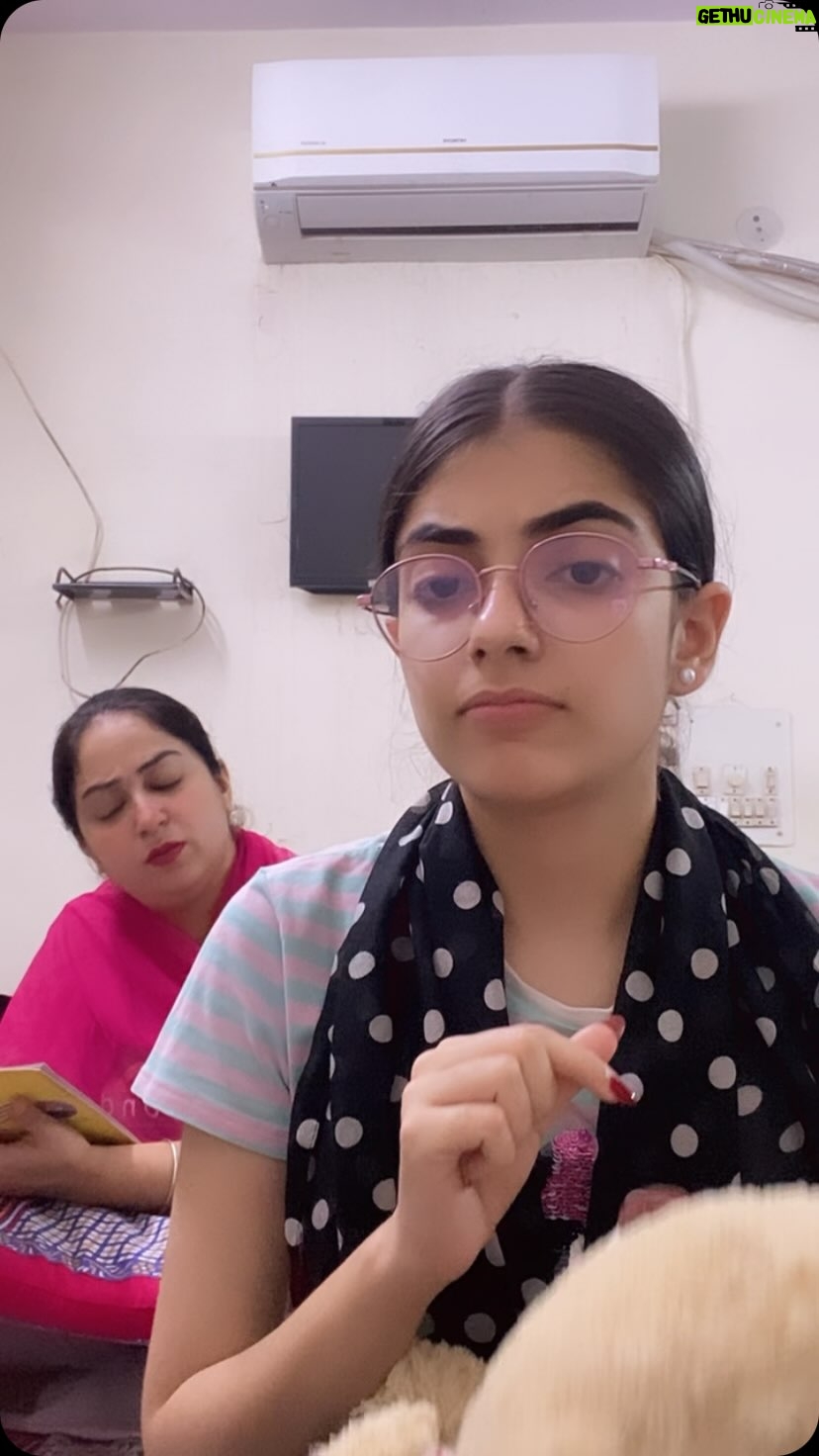Bani Kaur - 1.8K Likes - Itna sab to chala leti hu😅😅