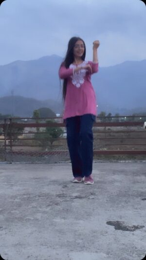 Bani Kaur Instagram - Nahi labhniiiiii 🙂↔️🙂↔️ #dehradun #view #trendingreels