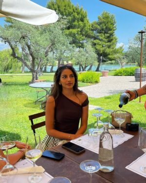 Banita Sandhu Instagram - wine-ding down for the day 🍷