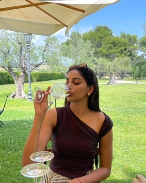 Banita Sandhu Instagram - wine-ding down for the day 🍷