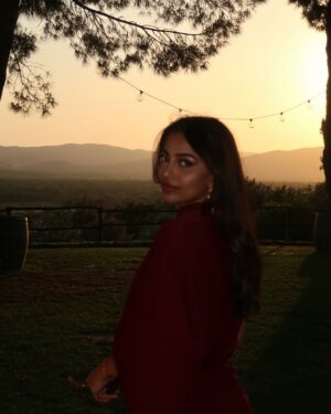 Banita Sandhu Instagram - wine-ding down for the day 🍷