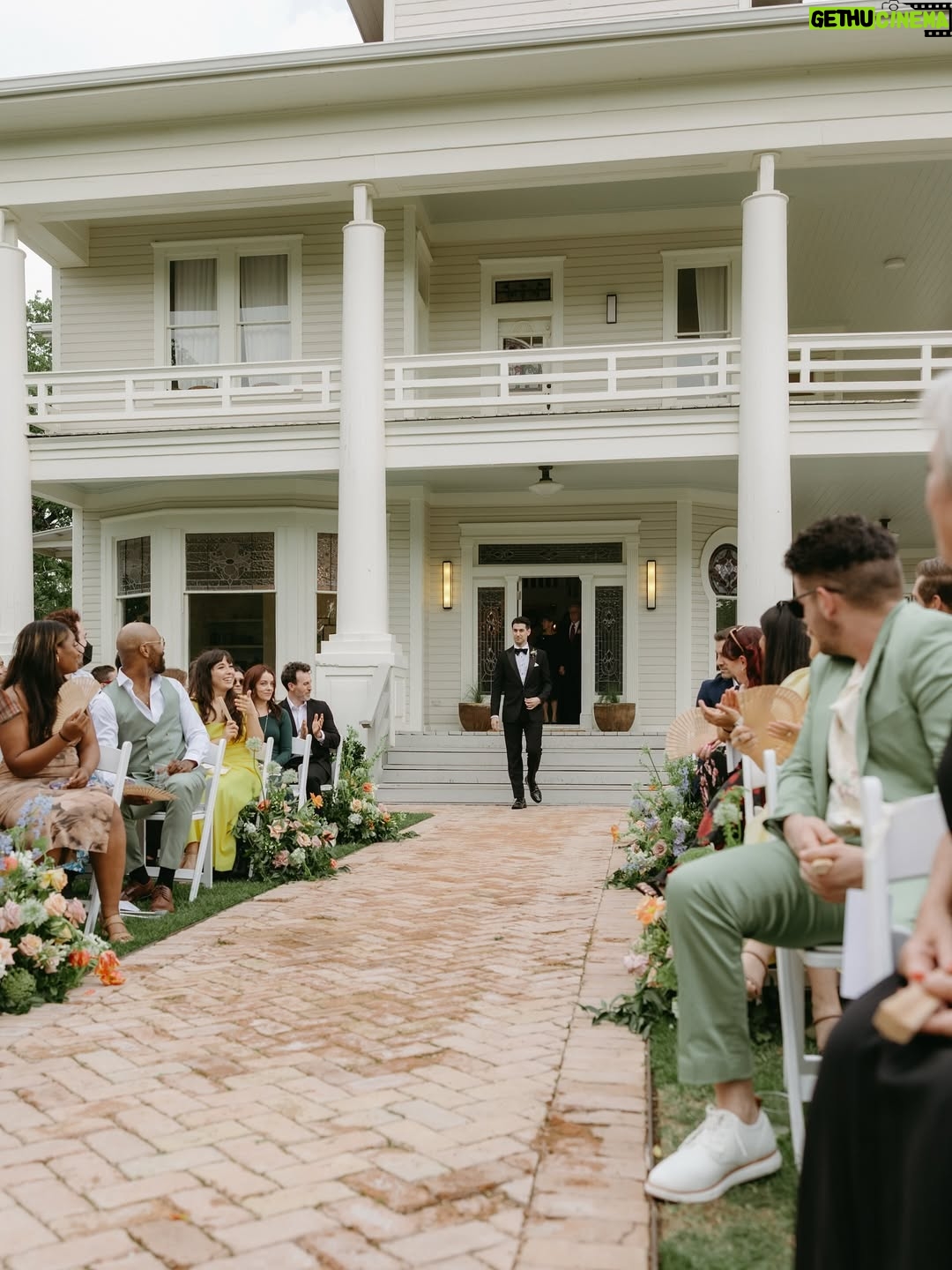 Barbara Dunkelman - 17.7K Likes - 04.26.2025 // Our ceremony 🤍

Photos by @stephanienaruphoto