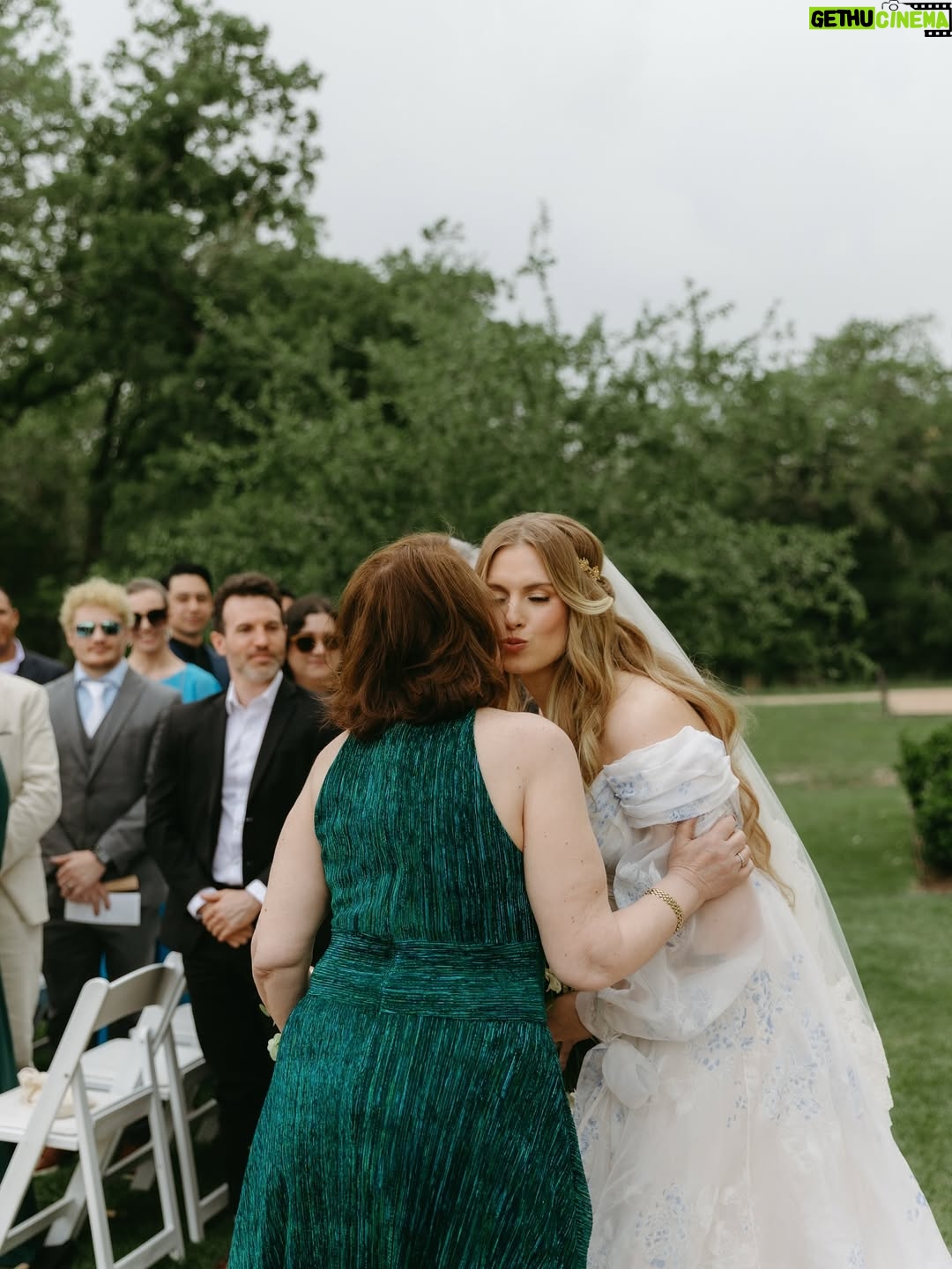 Barbara Dunkelman - 17.7K Likes - 04.26.2025 // Our ceremony 🤍

Photos by @stephanienaruphoto