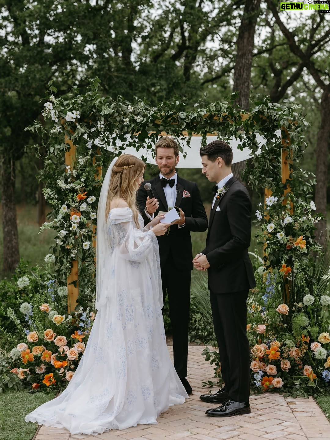 Barbara Dunkelman - 17.7K Likes - 04.26.2025 // Our ceremony 🤍

Photos by @stephanienaruphoto