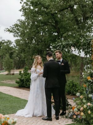 Barbara Dunkelman Instagram - 04.26.2025 // Our ceremony 🤍

Photos by @stephanienaruphoto