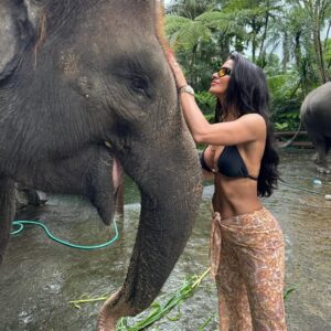 Bárbara de Regil Instagram - Bali 🌴🐒🥥 te ame ! Te extraño 
pero te prefiero a ti Tulum …
Soy Géminis siempre cambio de ideas 💡
