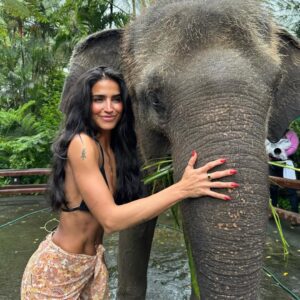 Bárbara de Regil Instagram - Bali 🌴🐒🥥 te ame ! Te extraño 
pero te prefiero a ti Tulum …
Soy Géminis siempre cambio de ideas 💡