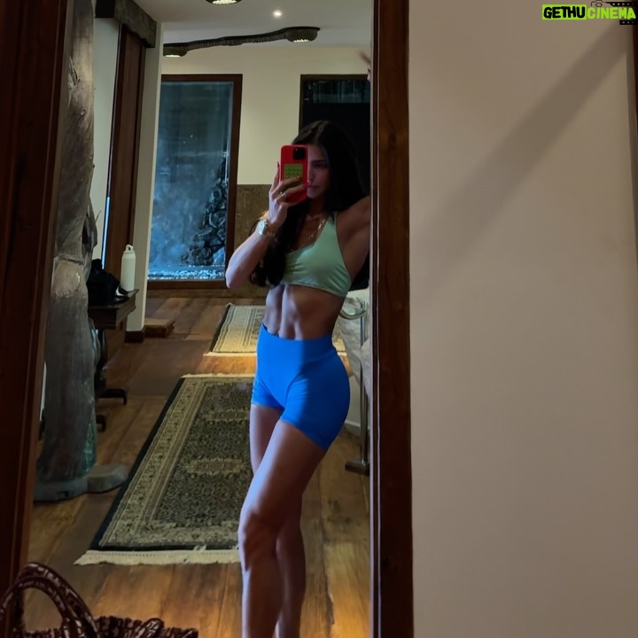 Bárbara de Regil - 1 Million Likes - Bali 🌴🐒🥥 te ame ! Te extraño 
pero te prefiero a ti Tulum …
Soy Géminis siempre cambio de ideas 💡