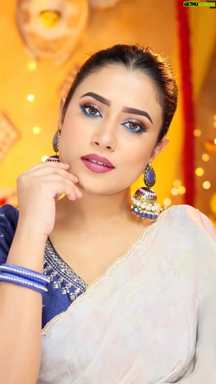 Barsha Patra - 3.9K Likes - ✨নীল আর বেইজের Combination স্টাইল আর এলিগ্যান্স 🥰 Blouse @meeshoapp Saree @kalangkrita