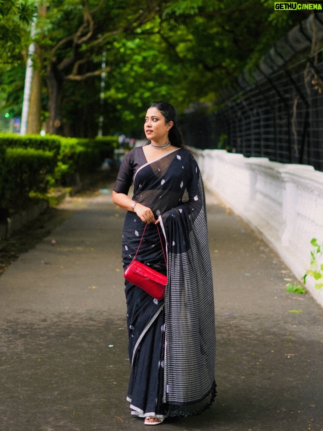 Barsha Patra - 5.7K Likes - রূপকথা 🖤
Saree @boutique_mayaz 
Blouse @myntra 
Bag @zara 
Shoe @tresmode