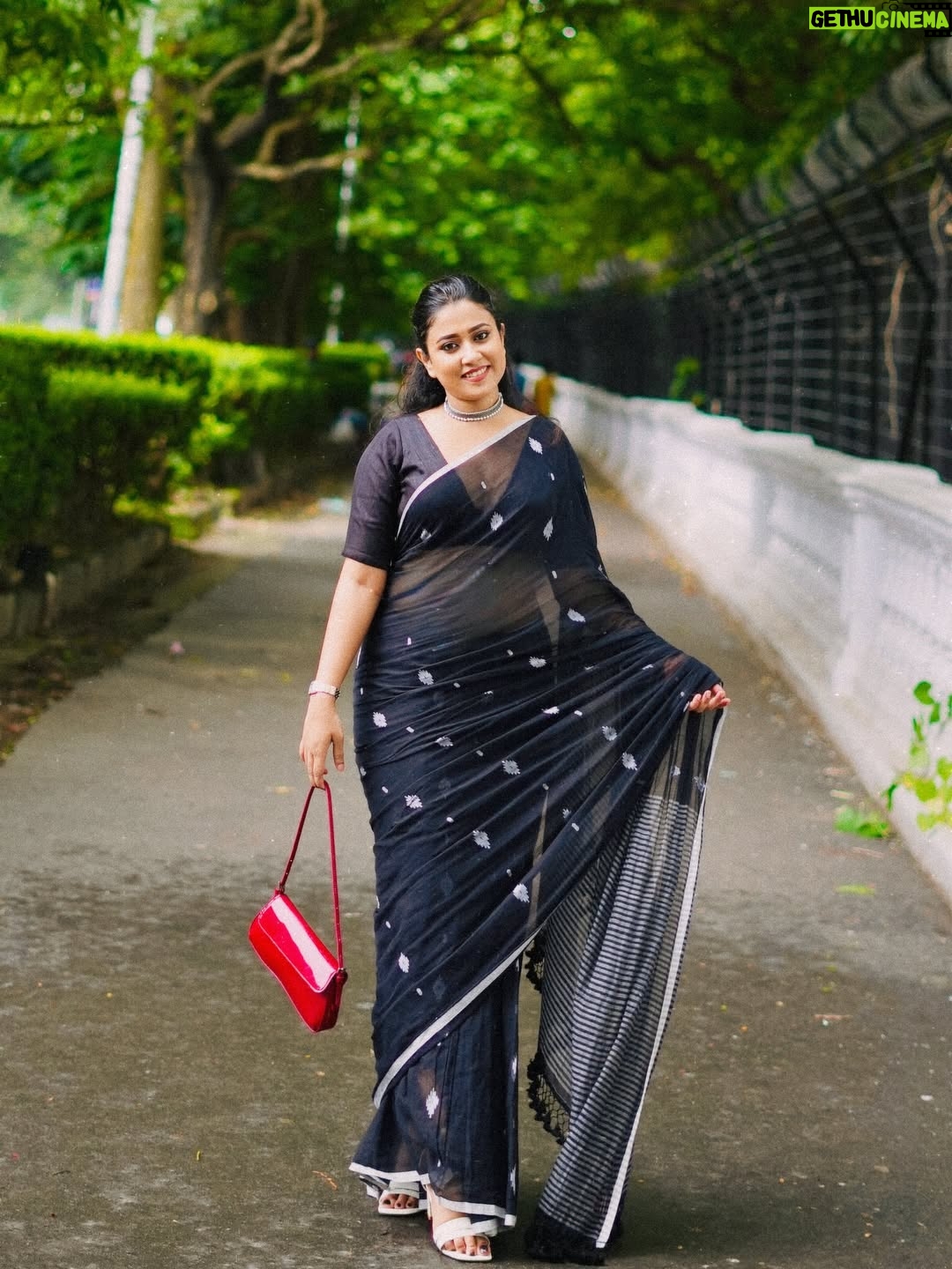 Barsha Patra - 5.7K Likes - রূপকথা 🖤
Saree @boutique_mayaz 
Blouse @myntra 
Bag @zara 
Shoe @tresmode