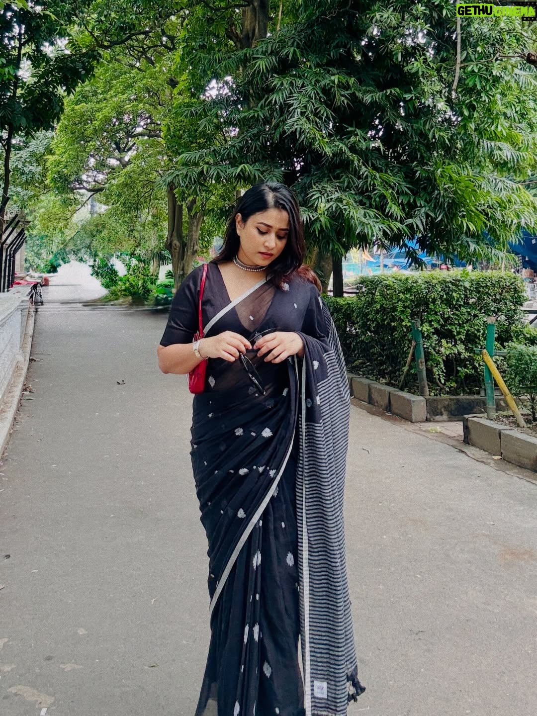 Barsha Patra - 5.7K Likes - রূপকথা 🖤
Saree @boutique_mayaz 
Blouse @myntra 
Bag @zara 
Shoe @tresmode