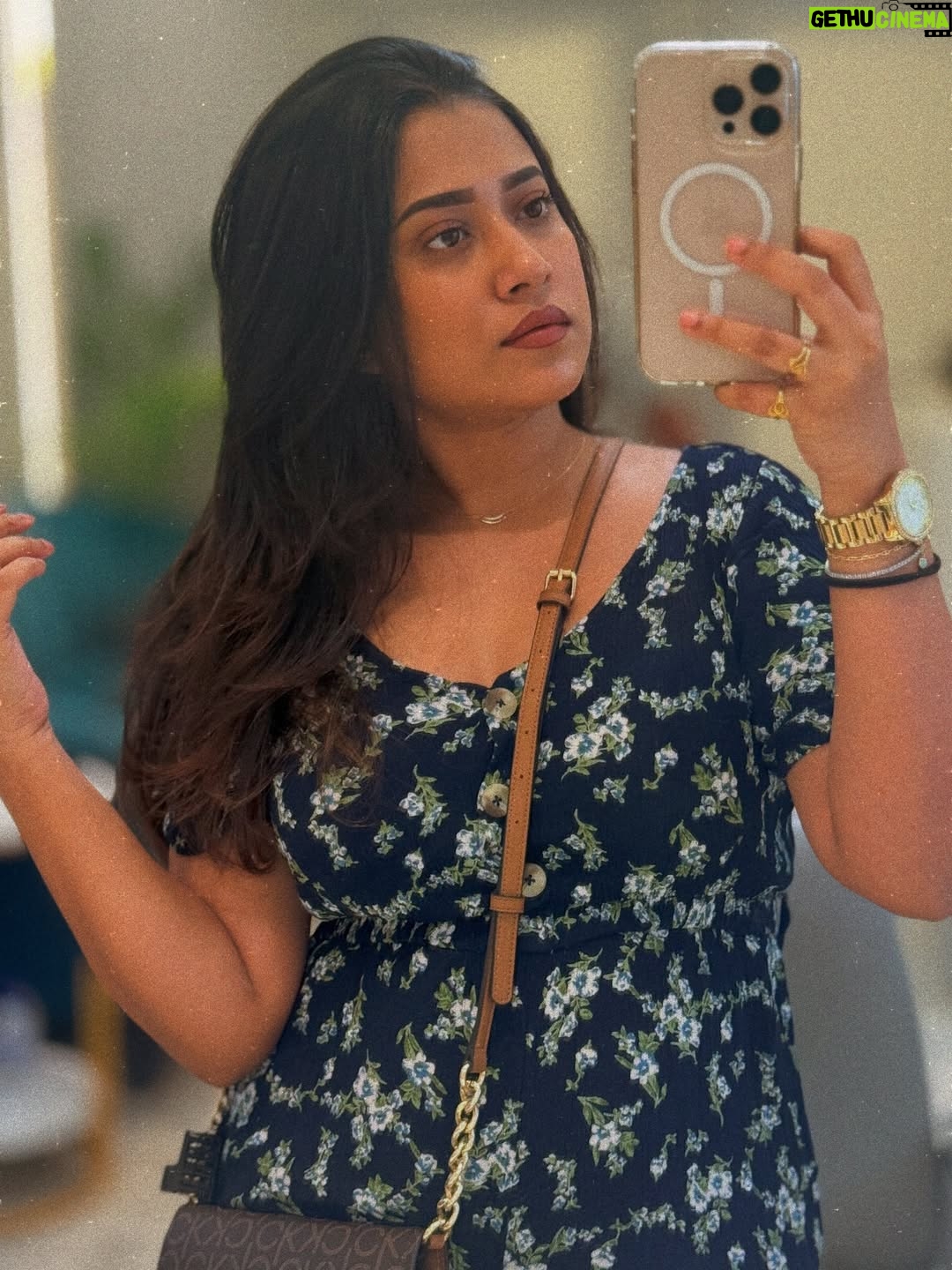 Barsha Patra - 2.9K Likes - তাকে অল্প কাছে ডাকছি 💕