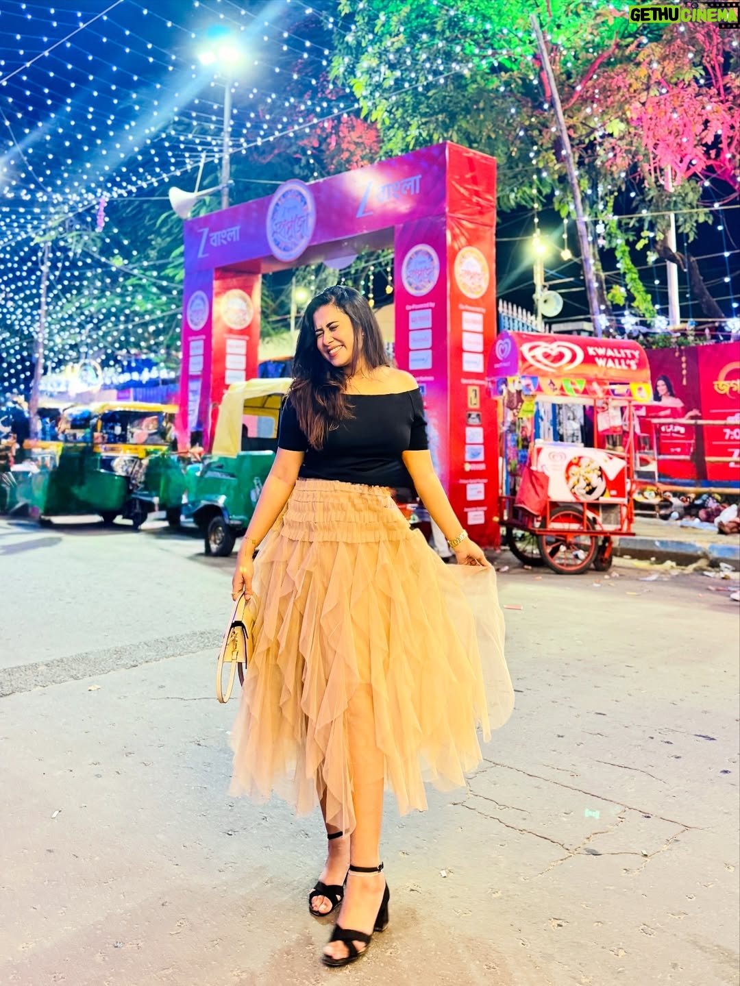 Barsha Patra - 4.4K Likes - ষষ্ঠীর রাত ✨🪷 Comment "Link" For Outfit 💕
Pic tuleche @_sharmili_ 😘