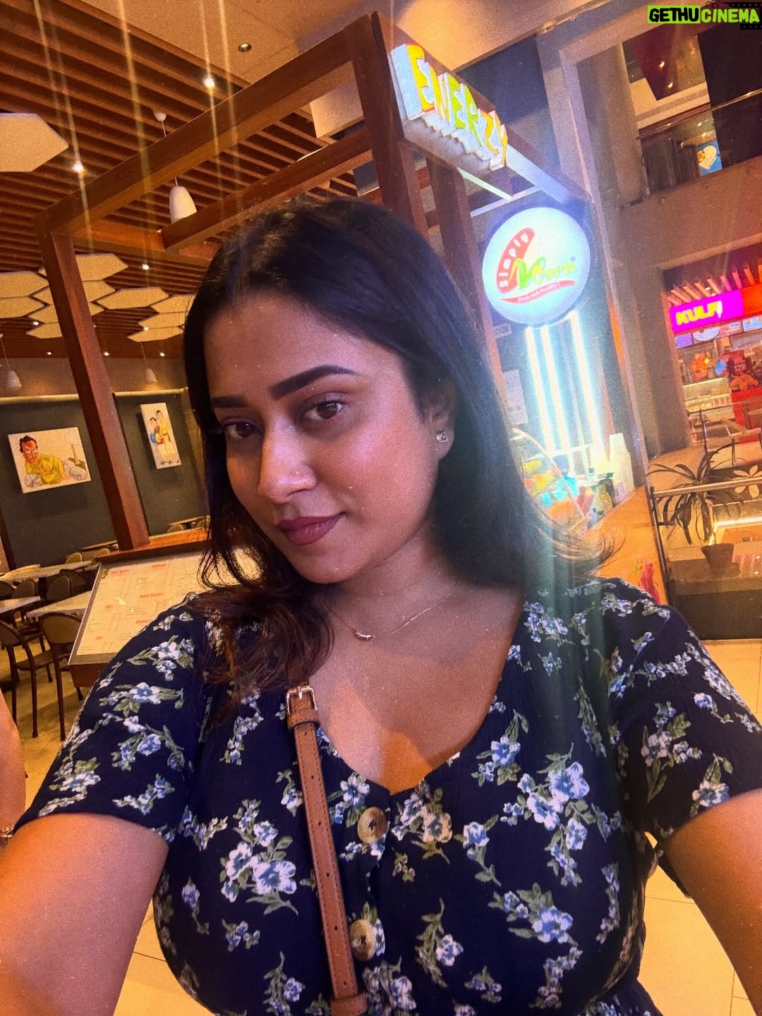 Barsha Patra - 2.9K Likes - তাকে অল্প কাছে ডাকছি 💕