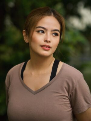 Bea Binene Instagram - @beabinene as Via ❤️
Behind the scenes of The Golden Scenery of Tomorrow
(Showing October 18, Saturday)
#goldensceneryoftomorrow