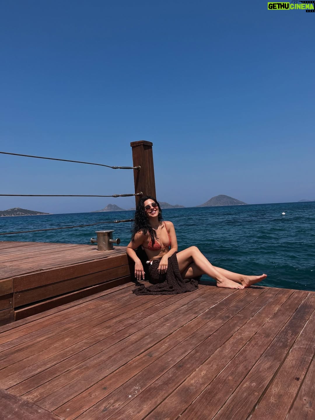 Begüm Akkaya - 7.4K Likes - Follow the sun ☀️💕
.
.
.
.
#reklam