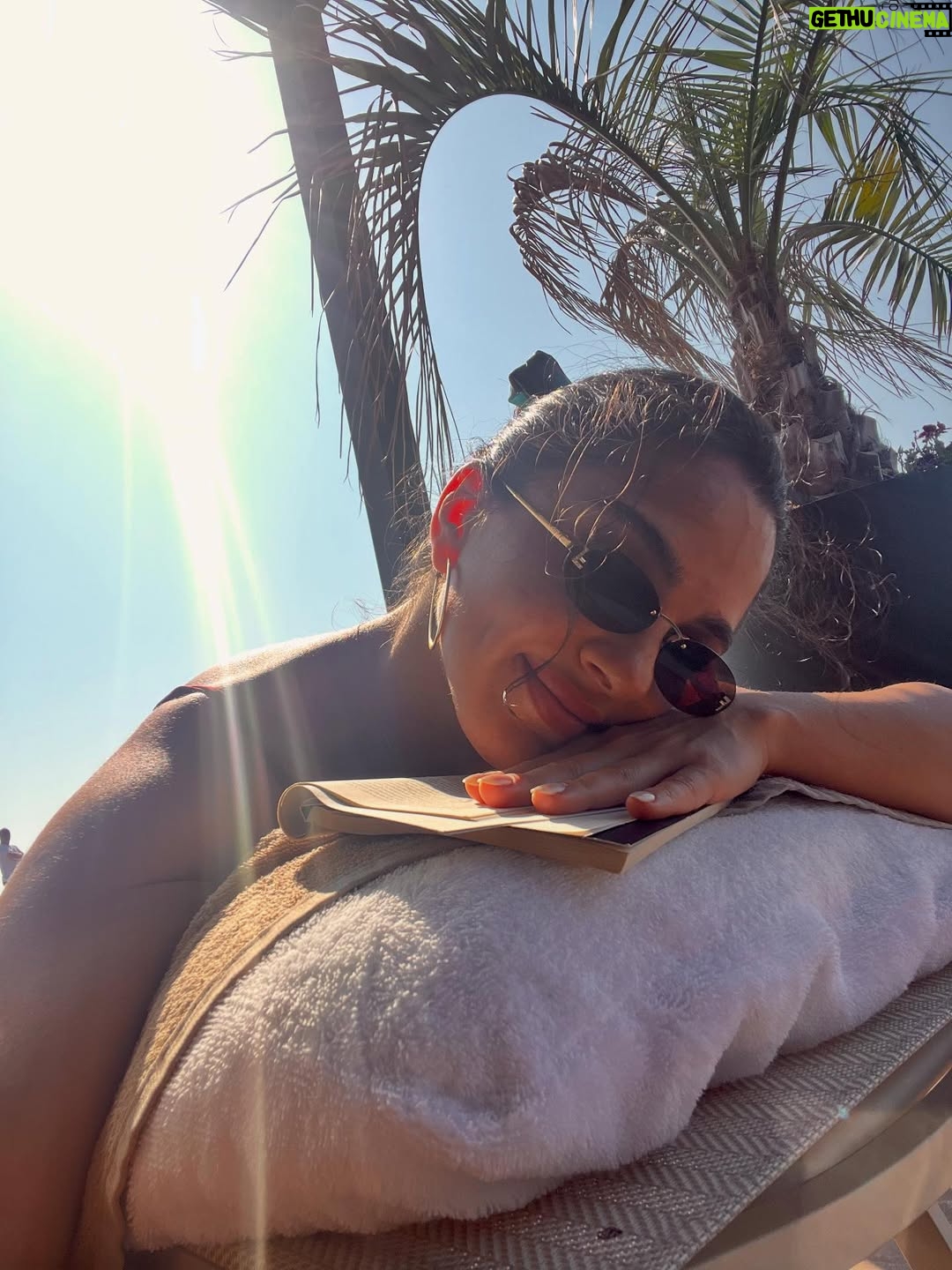 Begüm Akkaya - 7.4K Likes - Follow the sun ☀️💕
.
.
.
.
#reklam
