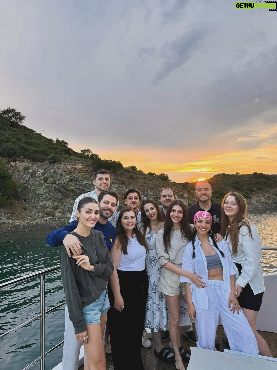 Begüm Akkaya - 21.4K Likes - 🩵