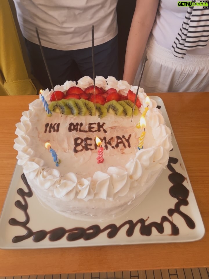 Begüm Akkaya - 21.4K Likes - 🩵