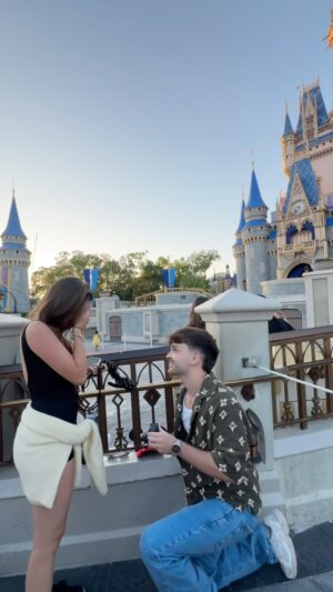 Bela Fernandes Instagram - Nem o lugar mais mágico do mundo tem a magia do nosso amor. Agora é pra sempre ❤️