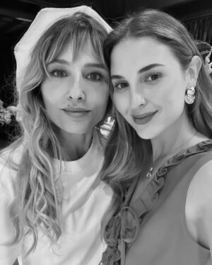 Belén Soto Instagram - Hoy está de cumpleaños mi amiga salvaje, mi catrala y la única e incomparable @maneswett. 19 años de amistad, de crecer y aprender de la vida juntas. 
Eres única ✨