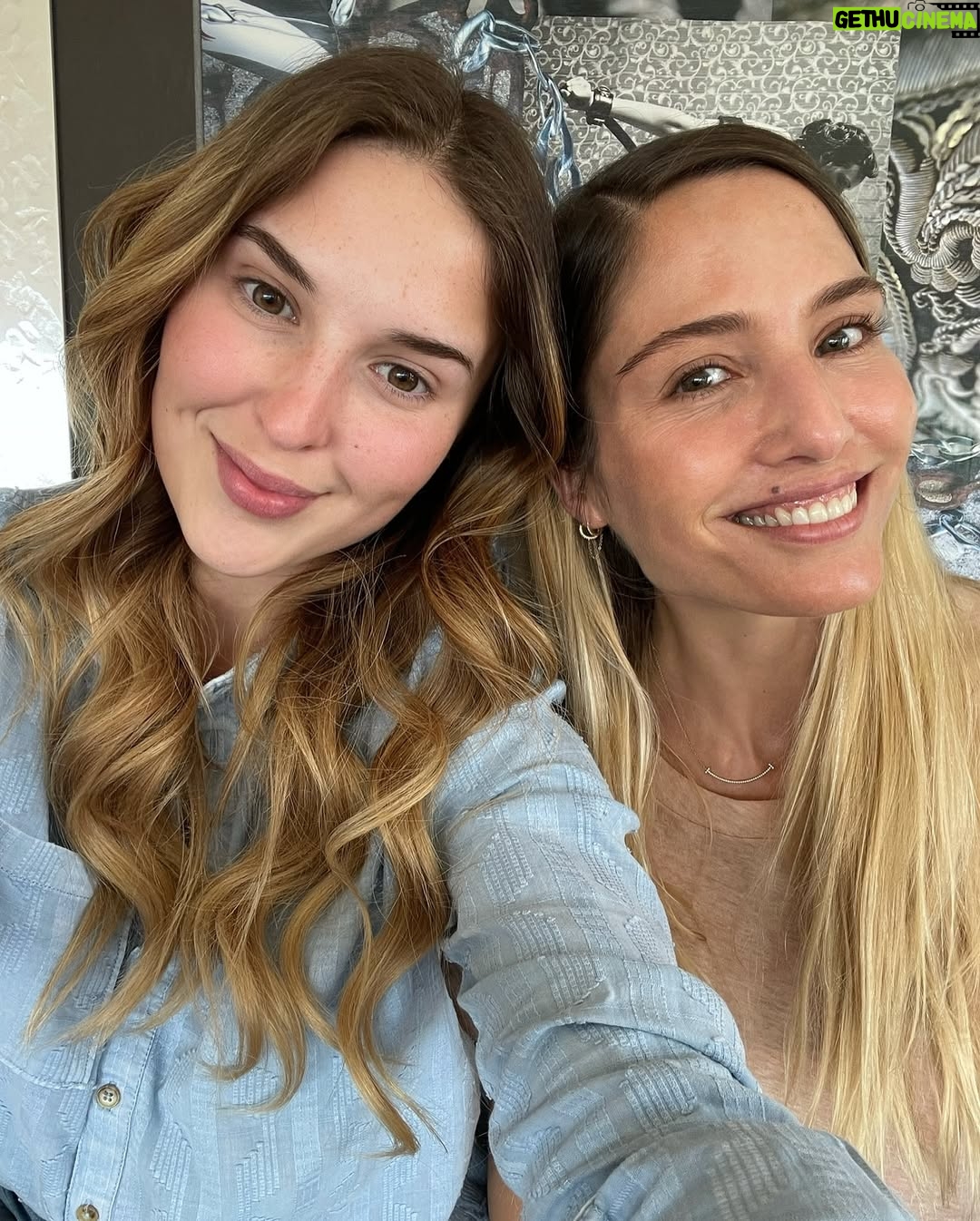 Belén Soto - 84.9K Likes - Hoy está de cumpleaños mi amiga salvaje, mi catrala y la única e incomparable @maneswett. 19 años de amistad, de crecer y aprender de la vida juntas. 
Eres única ✨