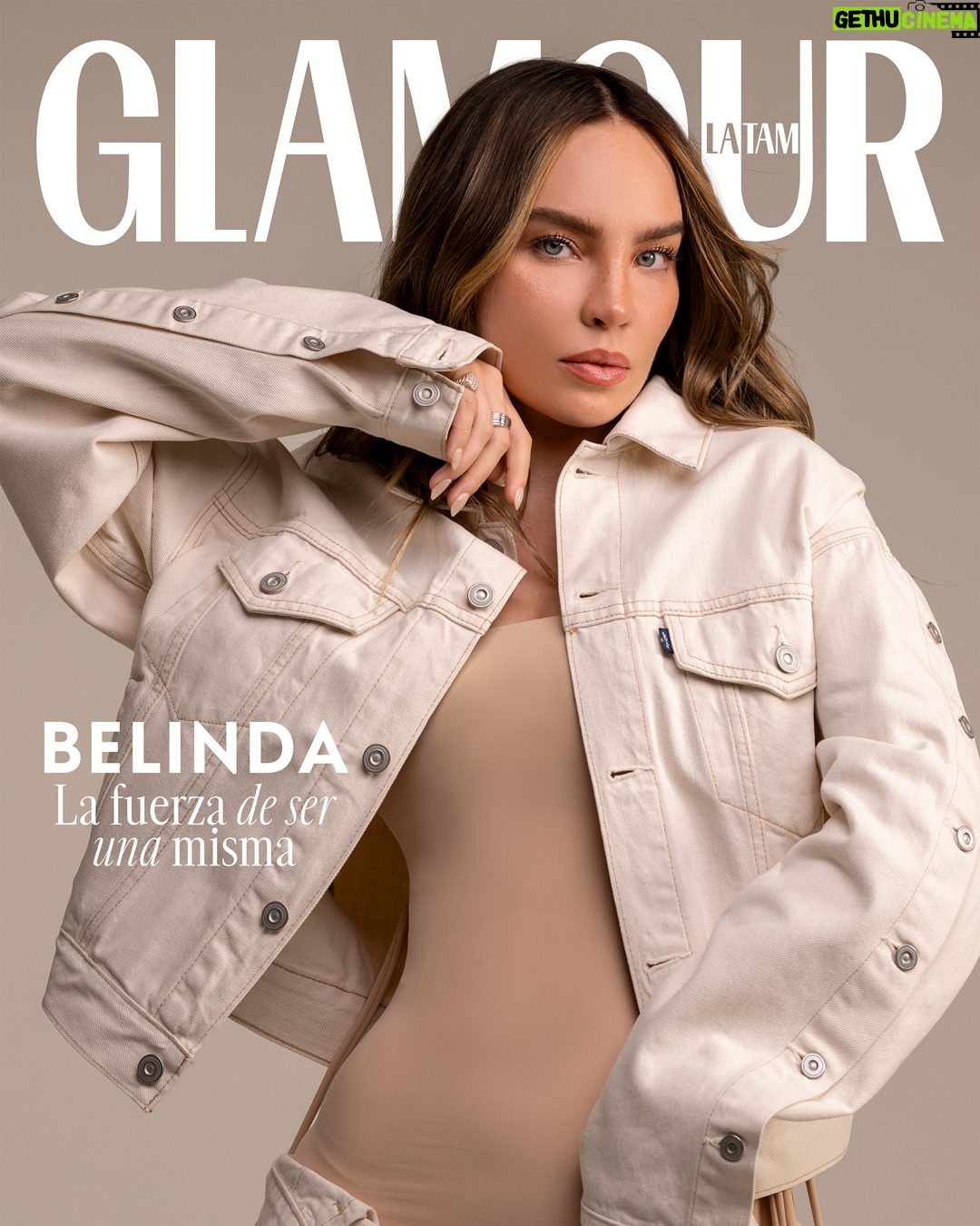 Belinda - 30.1K Likes - En un mundo que cambia cada segundo, hay quienes se adaptan y quienes marcan tendencias, #Belinda es quien las crea. ✨
Con una visión clara y una autenticidad que la define, nuestra estrella de portada de #GlamourOctubre ha convertido cada etapa de su vida en una nueva versión de sí misma sin perder su esencia magnética e indomable. 
No te pierdas la entrevista exclusiva de #BelindaEnGlamour, donde nos revela lo que significa ser la mujer detrás de los reflectores, su historia, la música y su pasión por la moda. ¡Encuéntrala en nuestras stories y 🔗 en bio! 

@Belindapop está usando Blue Tab de @levismx

Head of Editorial Content: @itsfarahslim
Entrevista: @paolajuareeez
Fotografía: @alexcordovaphoto
Producción: @estebancalderon
Co-producción: @pronoiaproducciones
Peinado: @rasec.hair
MakeUp: @beredelarosamakeup
Styling: @danielvasquez.g
Locación: @squash73
PR: @prensadanna