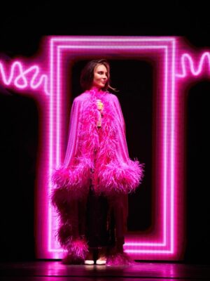 Belinda Instagram - 🔥 En 24 horas, Belinda logró sold out en las cinco funciones del primer bloque de #MentirasAllStar. Acompañada por Mariana Treviño (@soymtrevino) y un elenco de destacadas figuras del teatro musical, Belinda suma otro éxito a su carrera. Bajo la producción de @alexgouboy, las últimas funciones se presentarán este fin de semana.

📸 Luis Reyes.
.
.
.
#RollingStoneEnEspañol #RollingStone #Mentiras #AllStars #Belinda #MarianaTreviño #CDMX