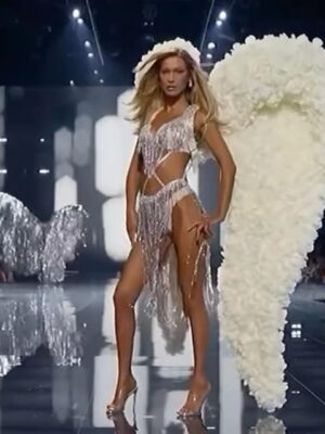 Bella Hadid Instagram - Closing the show in these wings 🪽 Heavy or not… your girl will always keep walkin the walk ! Never gets old walking this runway… Thank you for the most beautiful look I’ve ever seen @victoriassecret @carlynecerfdedudzeele @adamselman @piergiorgio @patmcgrathreal @jawaraw Boom 🪽💥 🪽