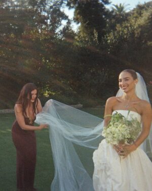 Bella Thorne Instagram - Two things are certain: she nailed the dress & I nailed the ugly cry. 😂❤️ Best friends since we were 13 😭😭😭😭😭