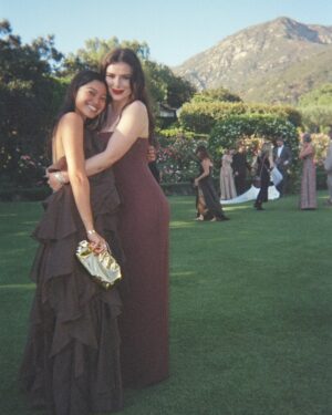 Bella Thorne Instagram - Two things are certain: she nailed the dress & I nailed the ugly cry. 😂❤️ Best friends since we were 13 😭😭😭😭😭