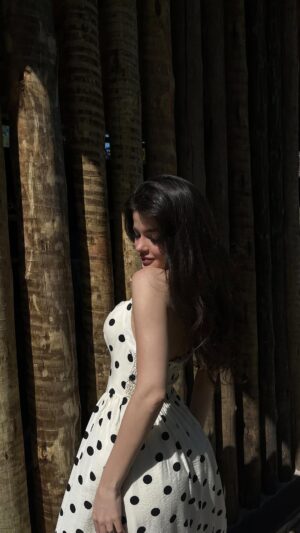 Belle Longwell Instagram - @FashionNova happy place 🇧🇷
ref: clara Polka Dot Maxi Dress - cream/combo
#publicité