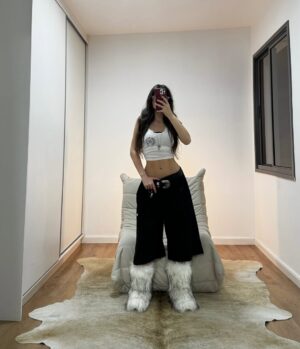 Belle Longwell Instagram - @FashionNova OG 🎯
ref: Chilly Days Booties - White/combo
#publicite