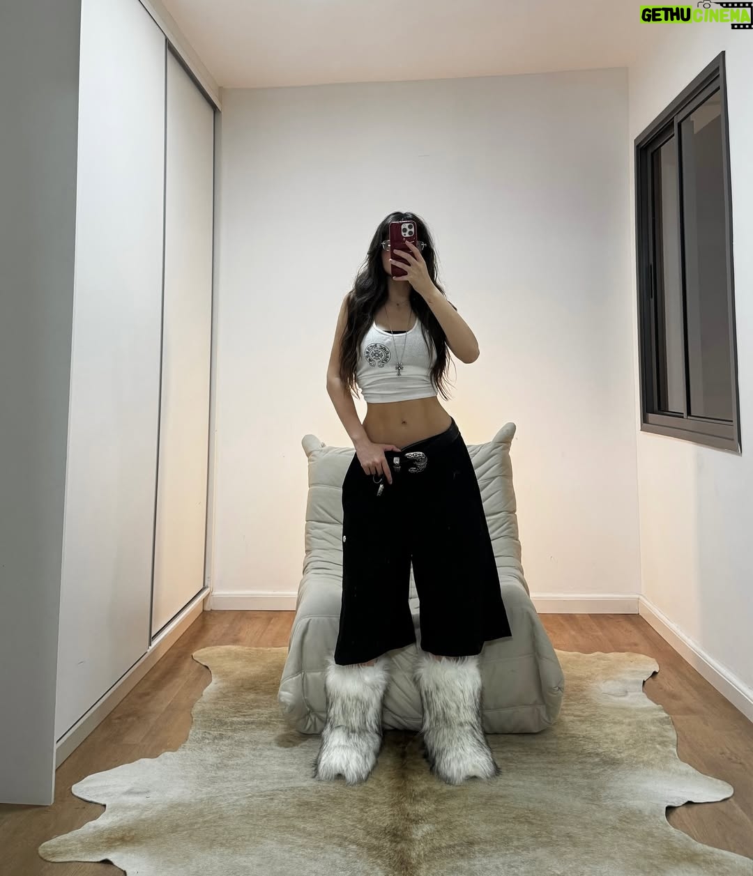 Belle Longwell - 19.2K Likes - @FashionNova OG 🎯

ref: Chilly Days Booties - White/combo

#publicite