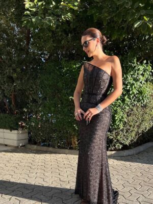 Bergüzar Korel Instagram - 🖤

Eda&Ekrem

📸 @rutkayozis

#reklam